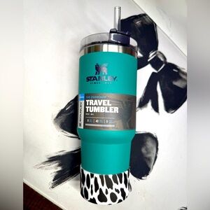 BNWT Stanley Quencher Travel Tumbler - 30 oz. OG Color Tidepool